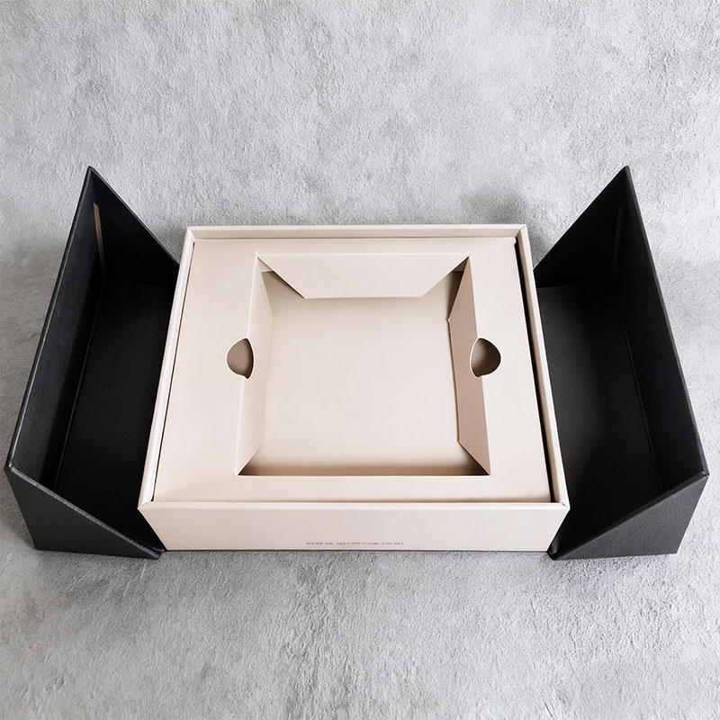 Gift Box with Paperboard Insert to protect the products.