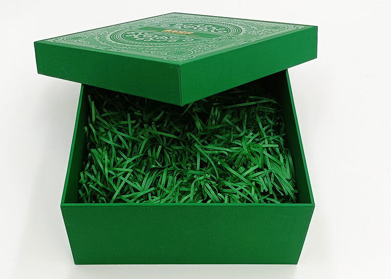 Gift boxes and shredded paper