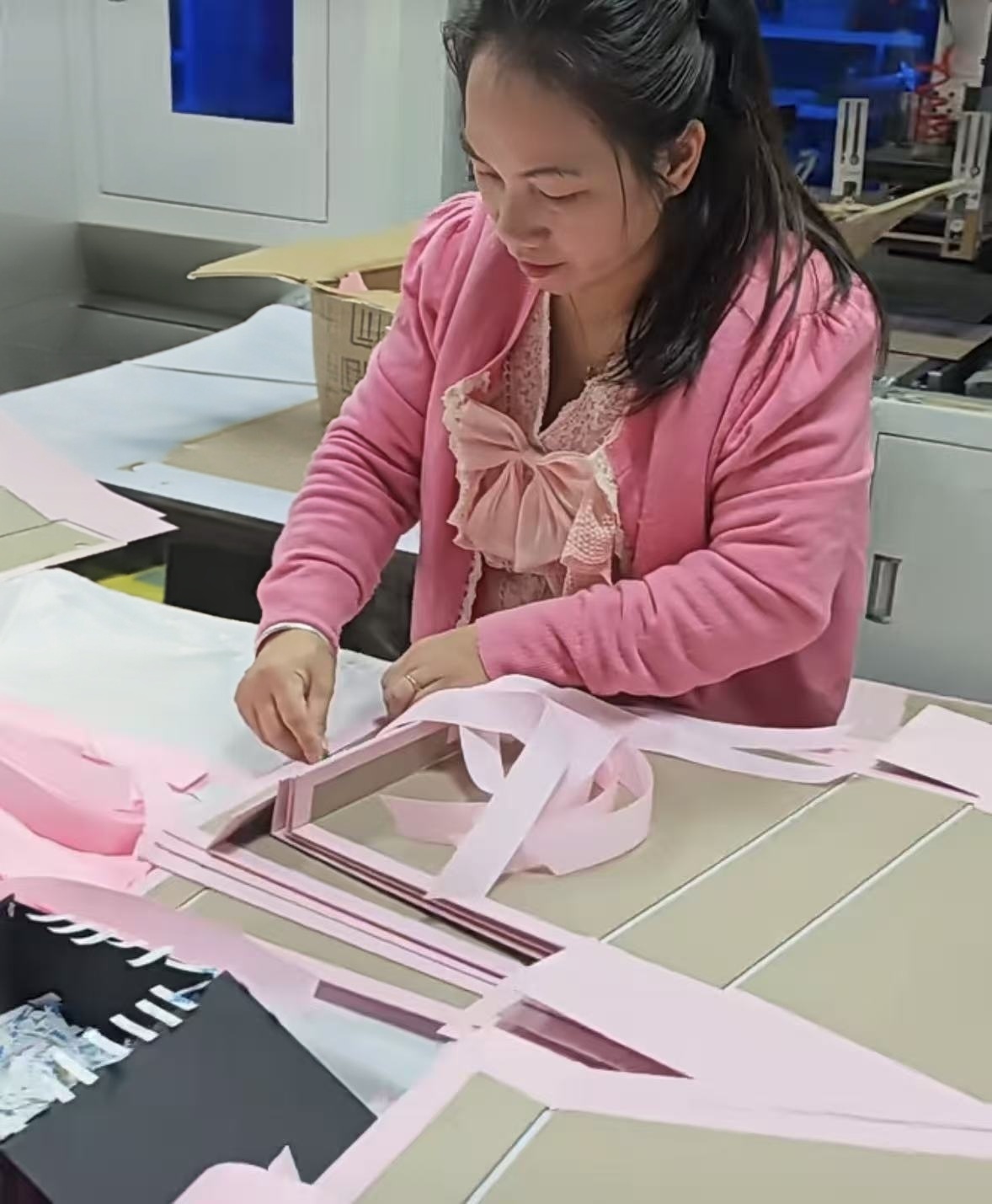 Custom Ribbon Gift Box Manufacturer