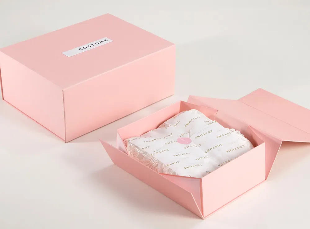 magnetic closure collapsible rigid boxes