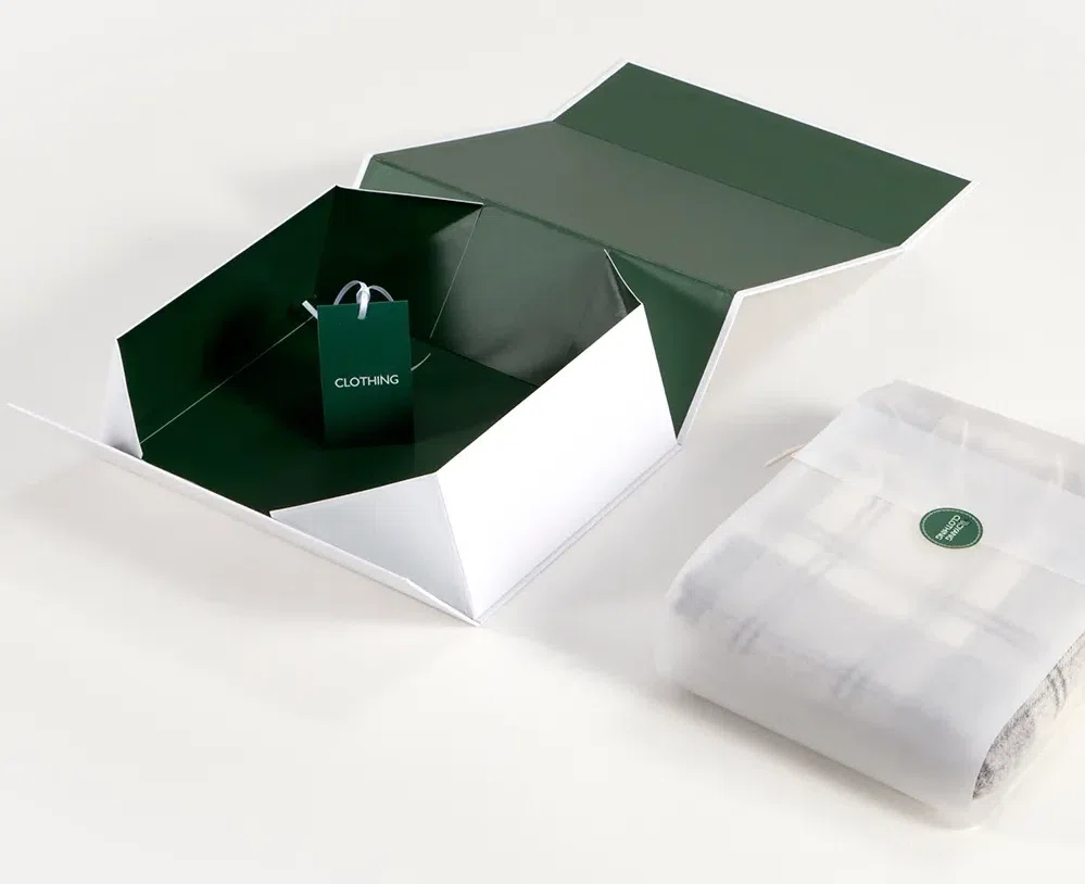 magnetic closure collapsible rigid boxes