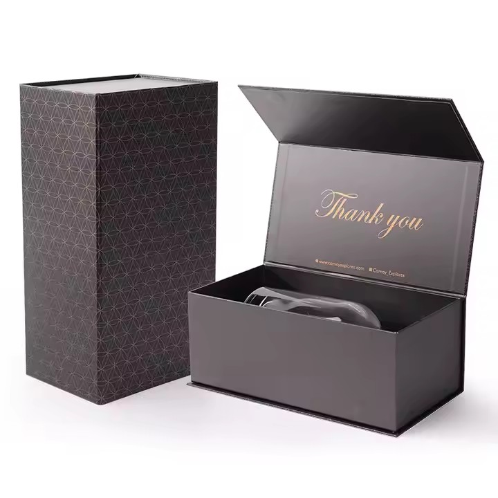 custom rigid boxes with magnetic closure